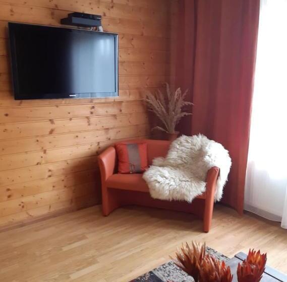 اتاق دوبلکس, Vila Happy