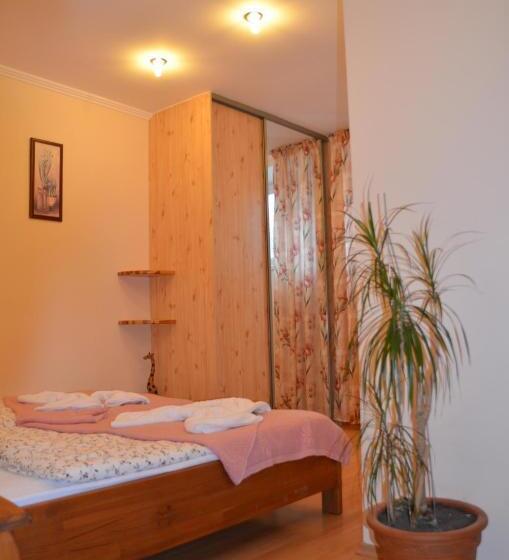 آپارتمان 1 خوابه با تراس, Vila Happy