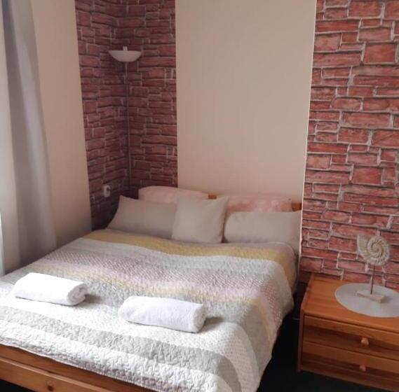 آپارتمان 1 خوابه, Vila Happy