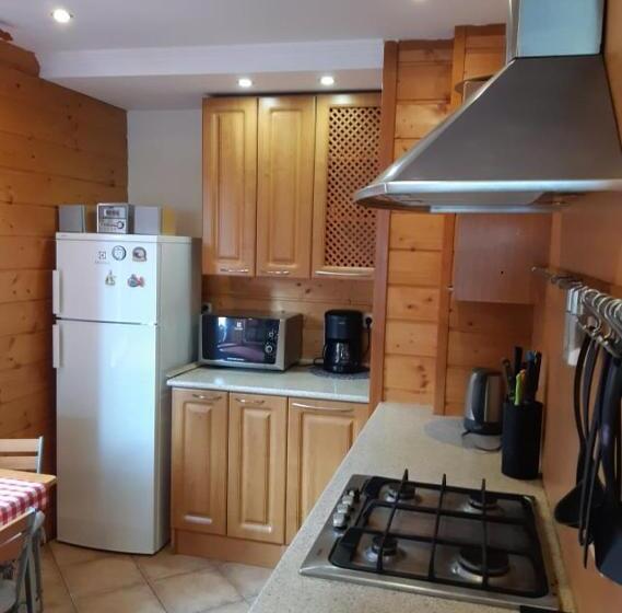 اتاق دوبلکس, Vila Happy