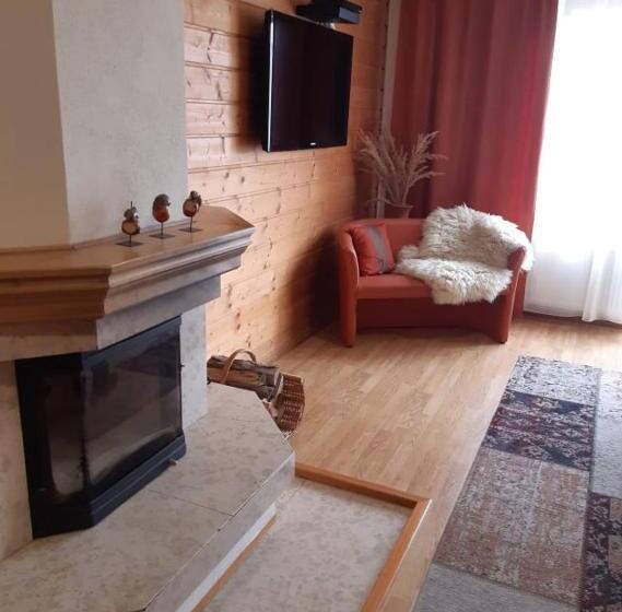 اتاق دوبلکس, Vila Happy