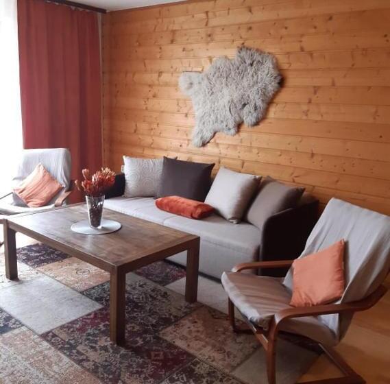 اتاق دوبلکس, Vila Happy