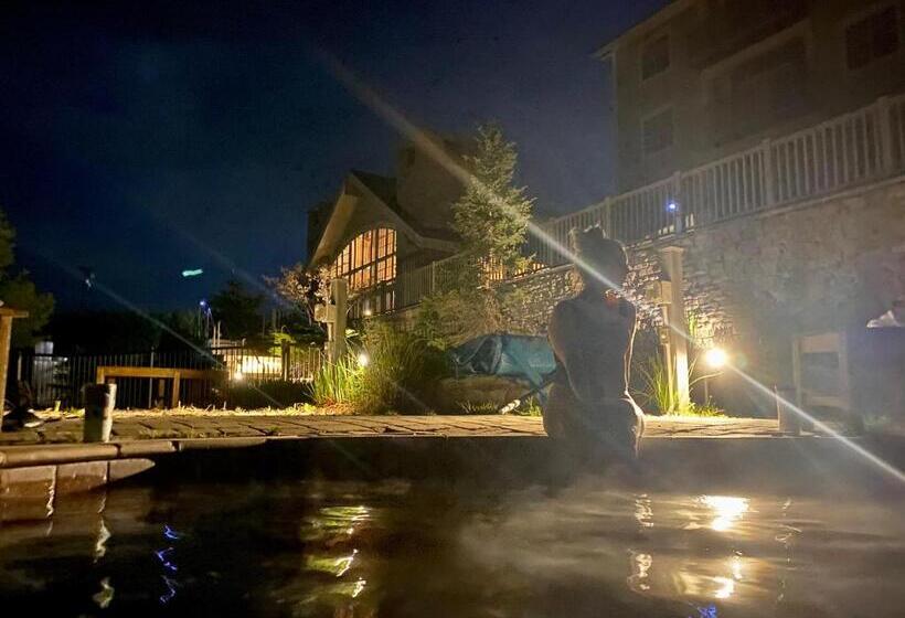 شقة 3 غرف, Remodeled Ski In Out   305 Soaring Eagle   Luxury!