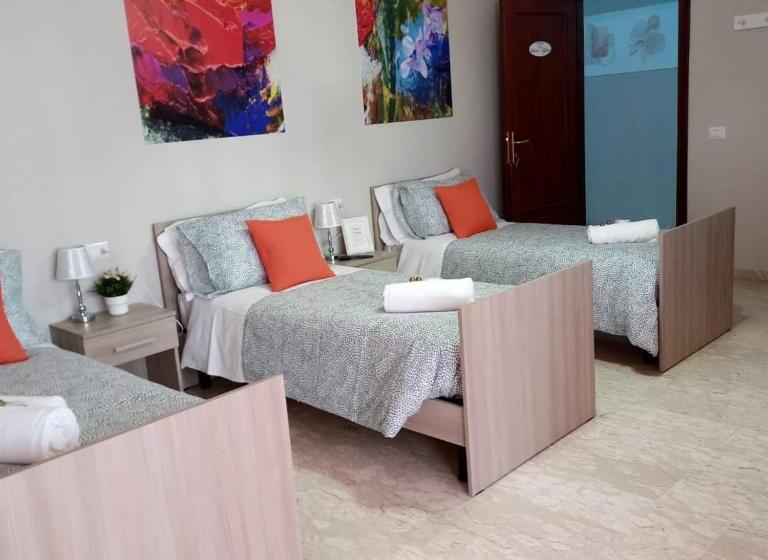 חדר סטנדרט לשלושה, B&b Fratelli Baglione