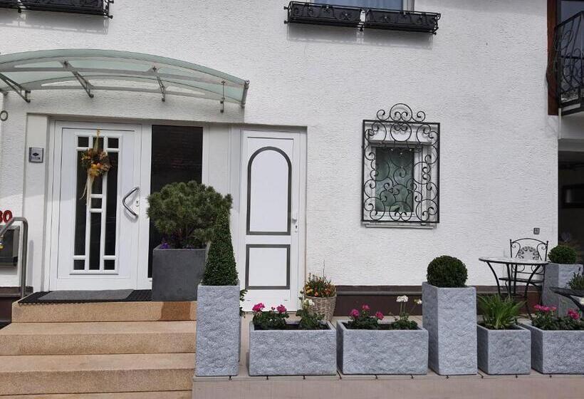 标准间, Villa Quattro Ducati