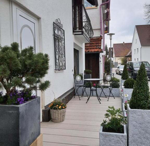 标准间, Villa Quattro Ducati