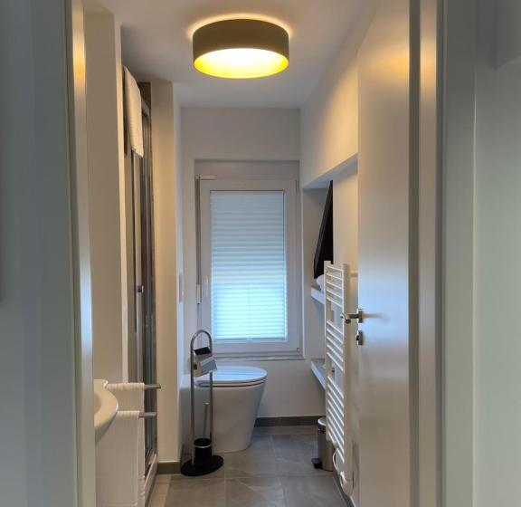 标准三人间, Villa Quattro Ducati