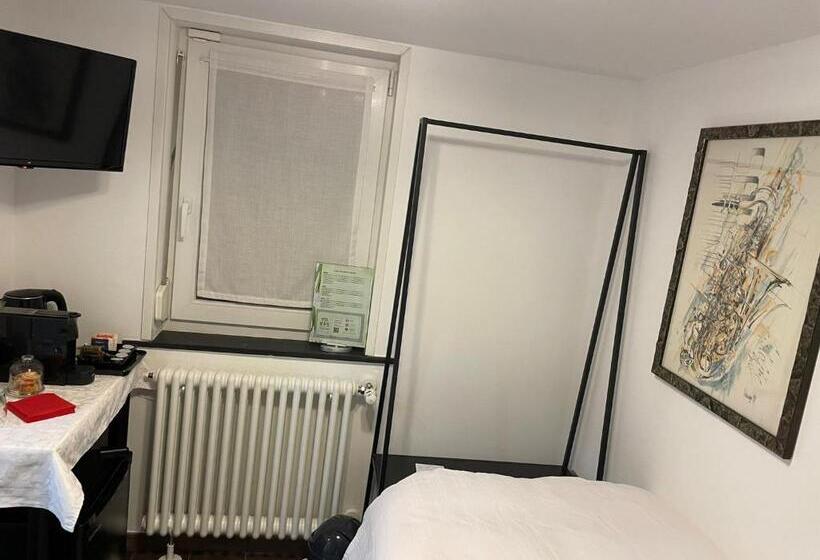 单人经济间, Villa Quattro Ducati