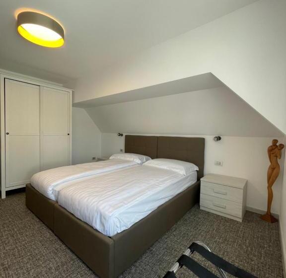 标准三人间, Villa Quattro Ducati