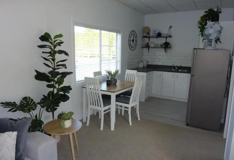 シャレー1寝室, Rustling Oaks Nz Boho Pool House