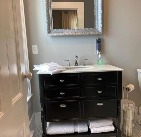 جناح ديلوكس, Beach Street Inn