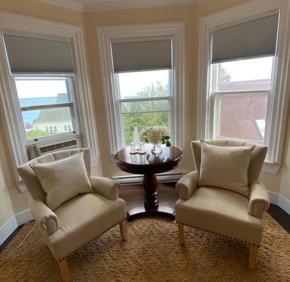 غرفة ديلوكس مطلّة علي البحر, Beach Street Inn