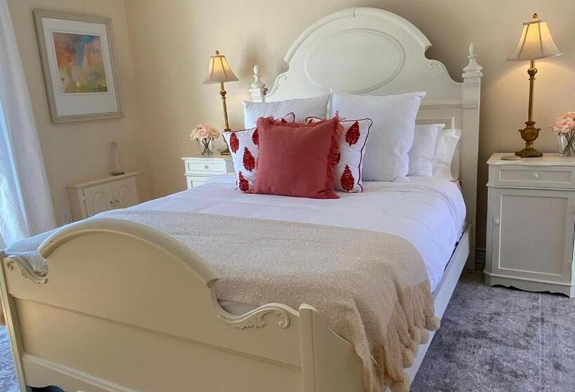 غرفة ديلوكس مطلّة علي البحر مزوَّدة بشُرفة, Beach Street Inn