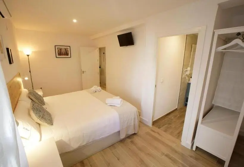 اتاق سوپریور با تخت بزرگ, La Trinidad Córdoba   Great Location