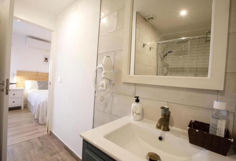 اتاق سوپریور با تخت بزرگ, La Trinidad Córdoba Great Location