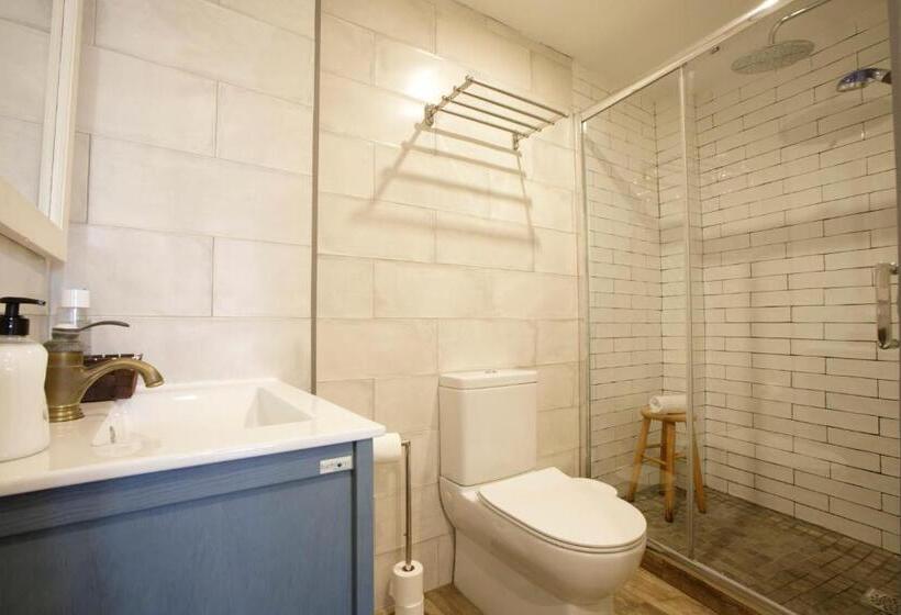 اتاق سوپریور با تخت بزرگ, La Trinidad Córdoba Great Location