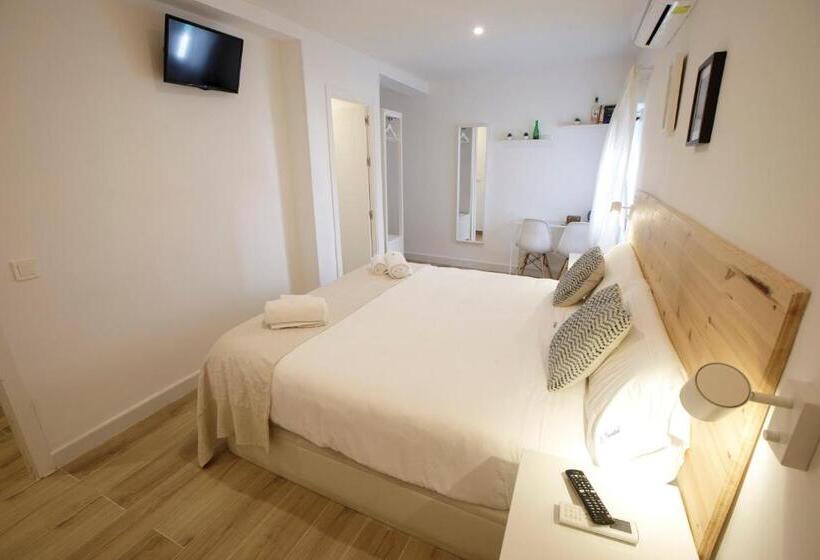 اتاق سوپریور با تخت بزرگ, La Trinidad Córdoba Great Location