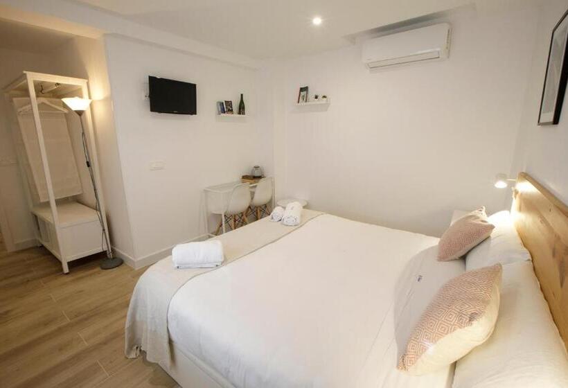 اتاق سوپریور با تخت بزرگ, La Trinidad Córdoba   Great Location