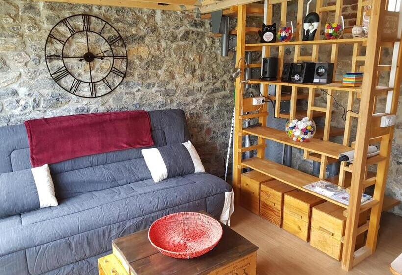 חדר סטנדרט, Duplex Swimming Cats