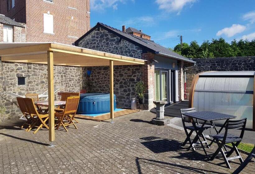 חדר סטנדרט, Duplex Swimming Cats