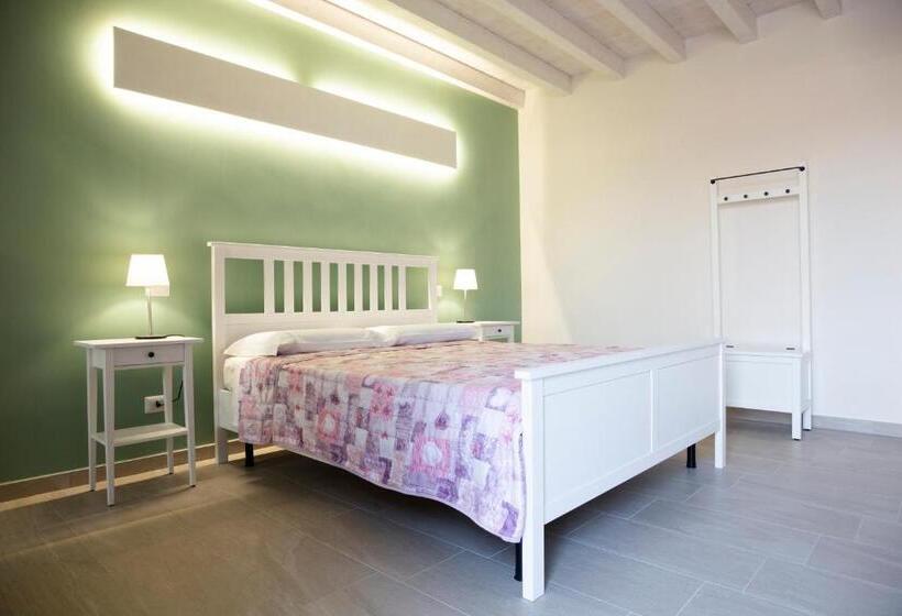 标准间, La Corte Di Emma E Ale