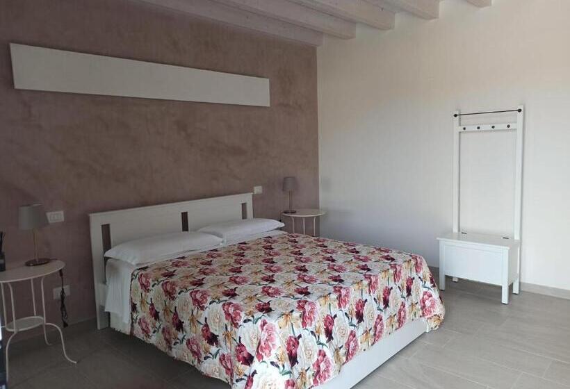 标准间, La Corte Di Emma E Ale