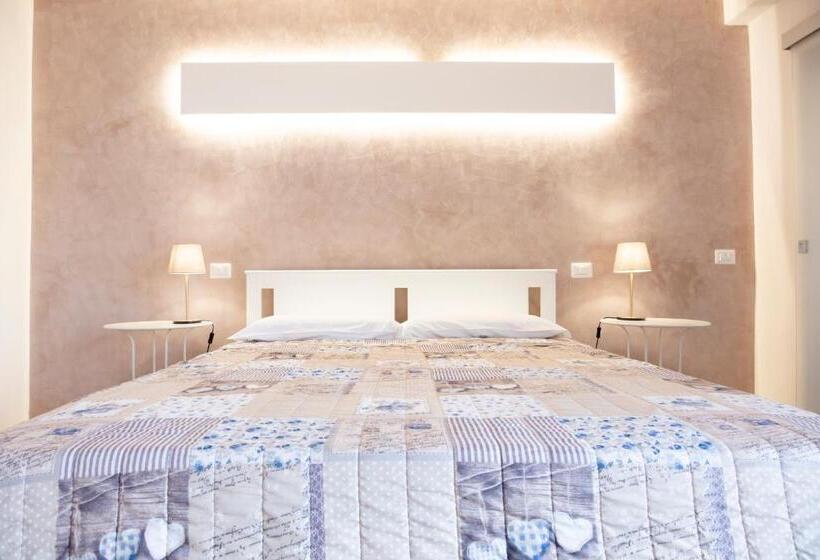 标准间, La Corte Di Emma E Ale