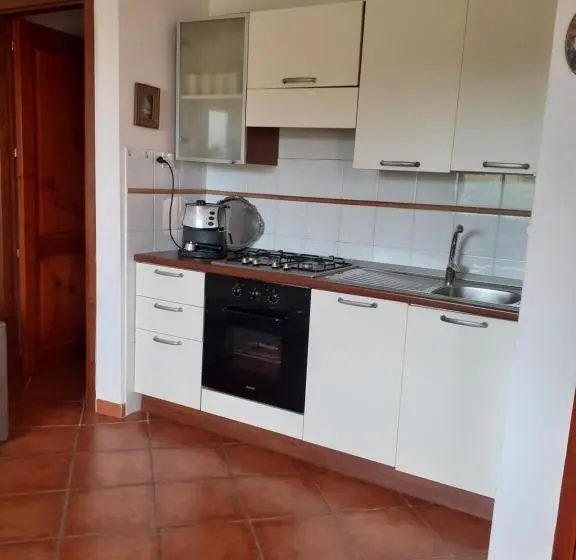 庭の見える１ベッドルームアパートメント, Casa Mirice In Residence Con Piscina ,wifi,climatizzatore Vicino Al Mare