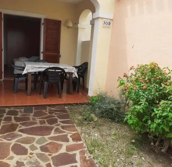 庭の見える１ベッドルームアパートメント, Casa Mirice In Residence Con Piscina ,wifi,climatizzatore Vicino Al Mare