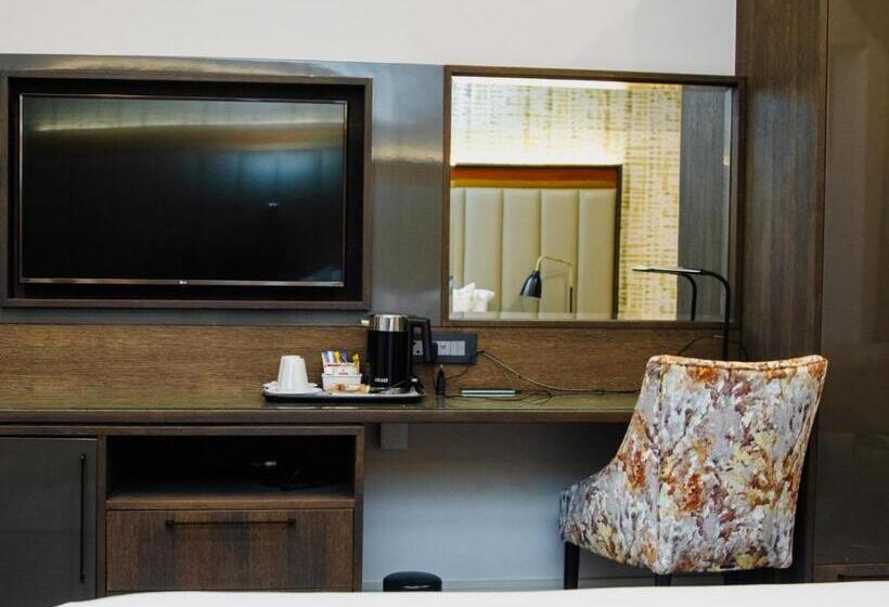 סוויטה נשיאותית, Mgb Hotel At 2ten