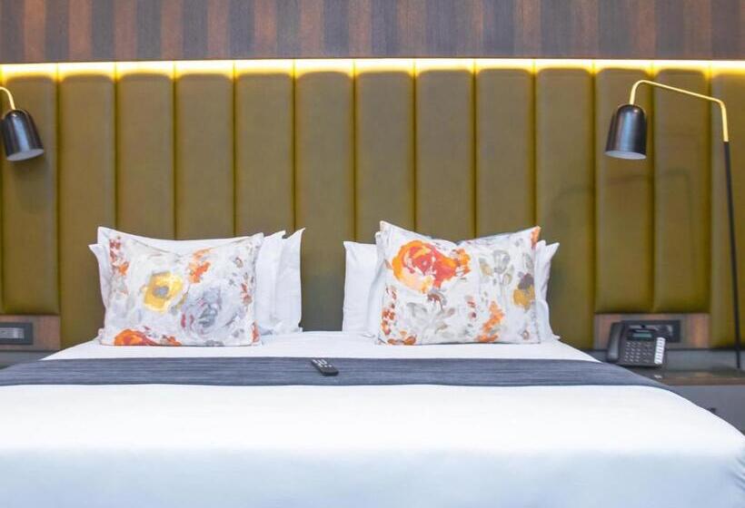 סוויטה נשיאותית, Mgb Hotel At 2ten