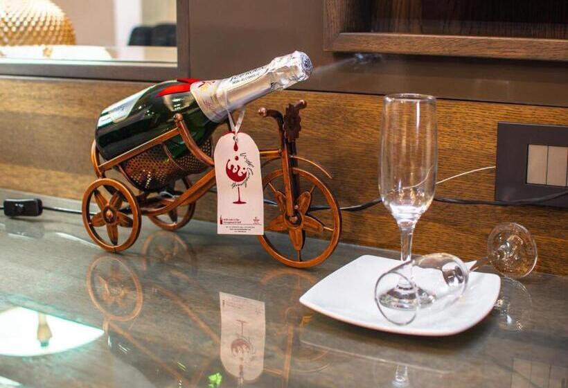 סוויטה נשיאותית, Mgb Hotel At 2ten