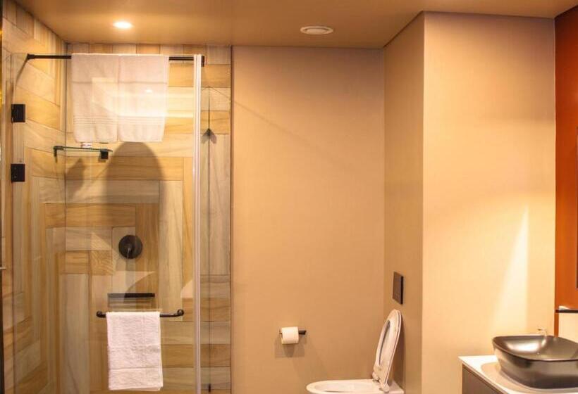 סוויטה נשיאותית, Mgb Hotel At 2ten