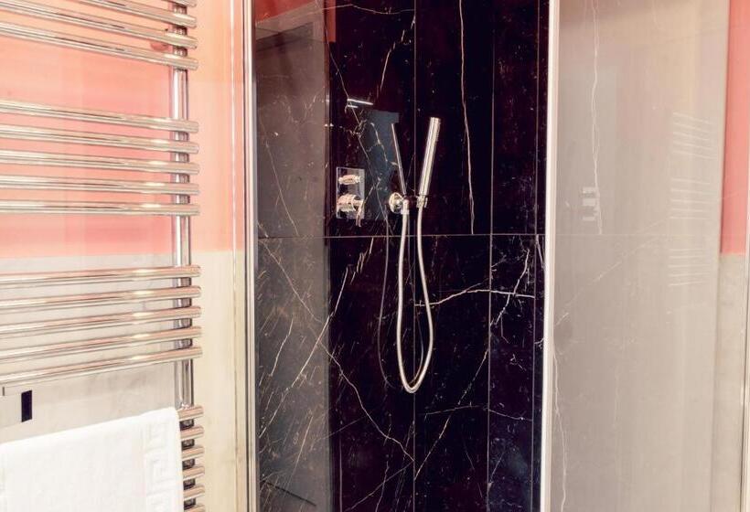 اتاق استاندارد چهارنفره با بالکن, Affittacamere Orchidea For Tourists And Hesperia Hospital