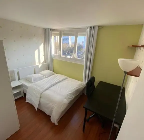 اتاق استاندارد با سرویس بهداشتی مشترک, Chambre Proche Gare Tgv Et Paris