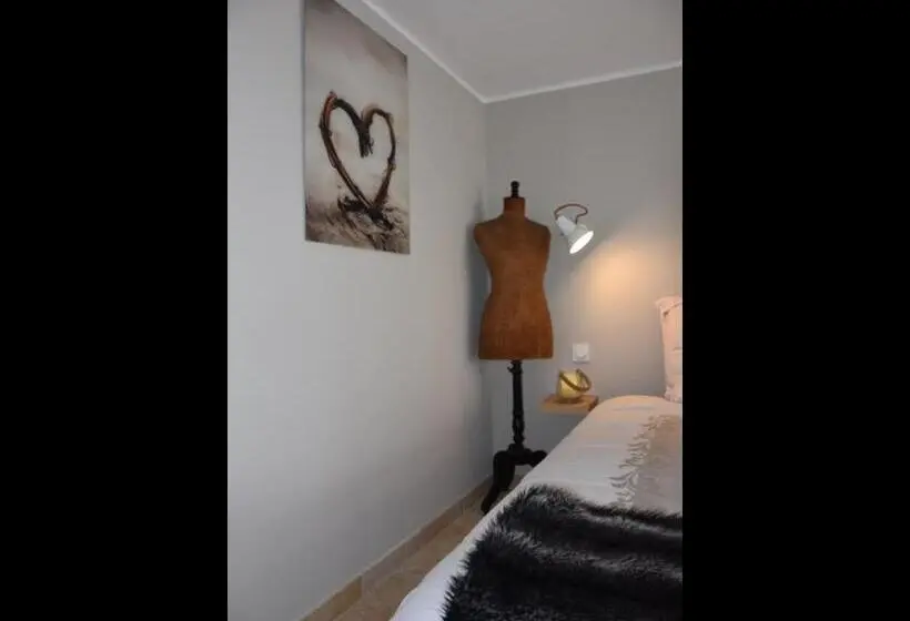 キングサイズベッドのスタンダードルーム, La Secrète Chambre De La Tour