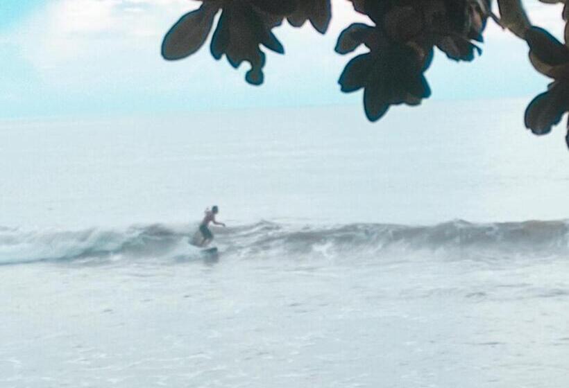 غرفة ديلوكس مطلّة علي البحر, Condominium Lippo Carita Selatan   Lantai Dasar