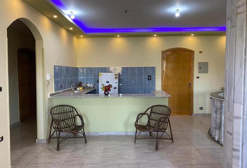 اتاق استاندارد سه نفره, Elsanosy Family Guest House   Luxor