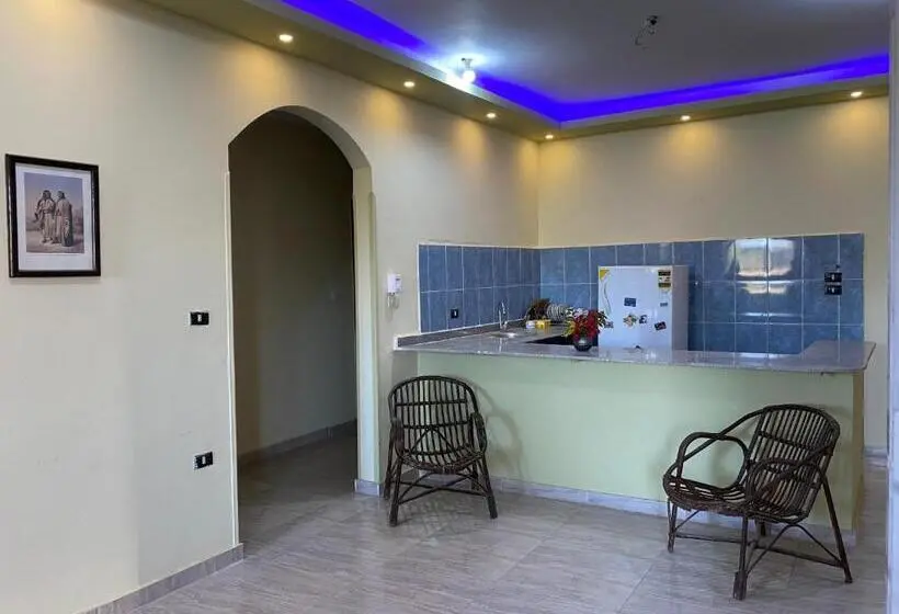 اتاق استاندارد سه نفره, Elsanosy Family Guest House   Luxor