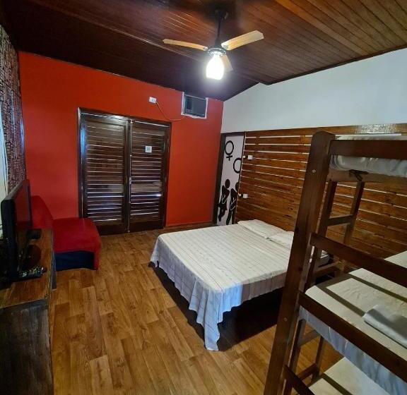 Family Suite, Hostel 4 Elementos 200 Metros Da Praia De Pernambuco E Do Mar Casado