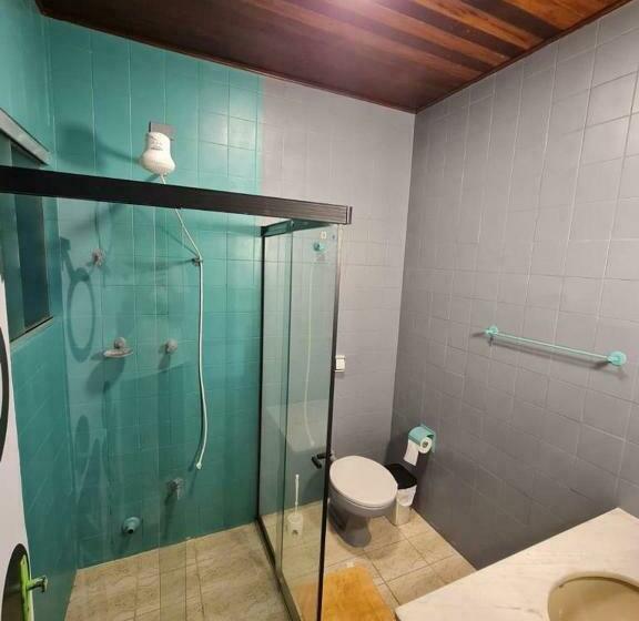 발코니가 있는 스위트, Hostel 4 Elementos   200 Metros Da Praia De Pernambuco E Do Mar Casado