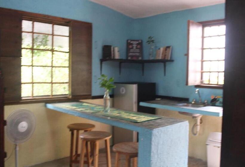 Семейное Студио, Apartment Close To The Town Utopia