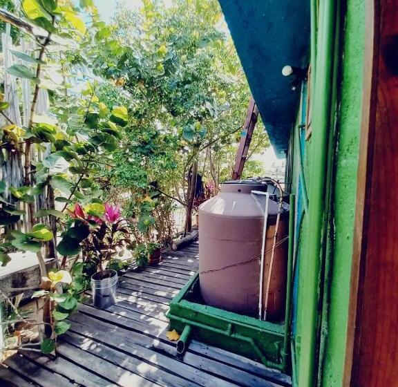 Семейное Студио, Apartment Close To The Town Utopia