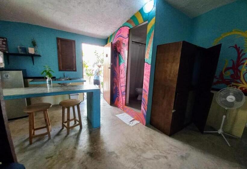 Семейное Студио, Apartment Close To The Town Utopia