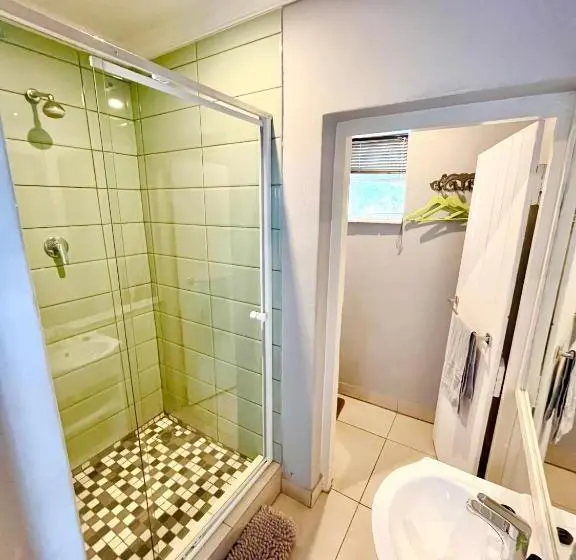اتاق اکونومی, Wamelia Guesthouse