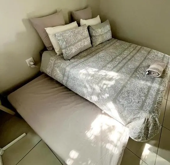 اتاق خانوادگی, Wamelia Guesthouse
