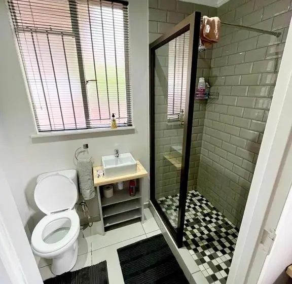 اتاق خانوادگی, Wamelia Guesthouse