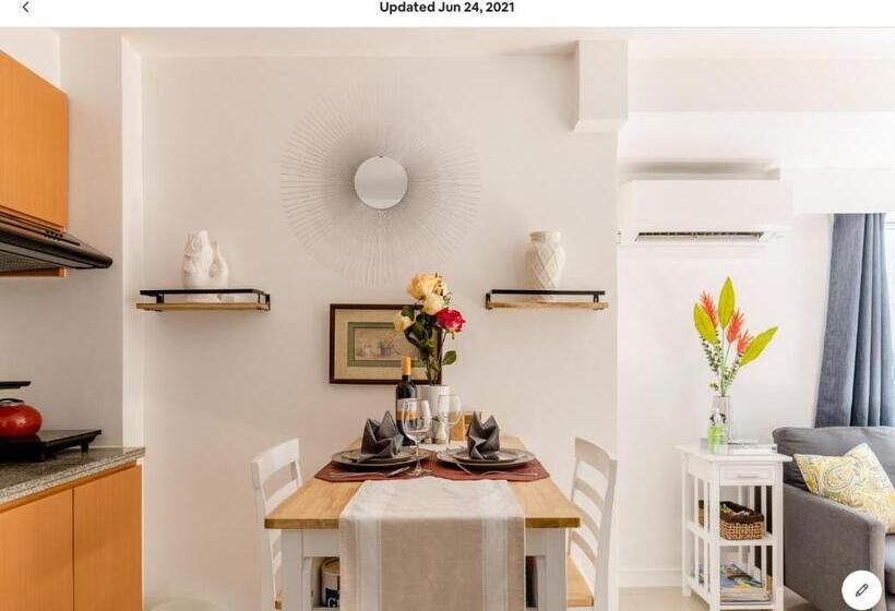 اتاق لوکس, The Rustic Haven 1