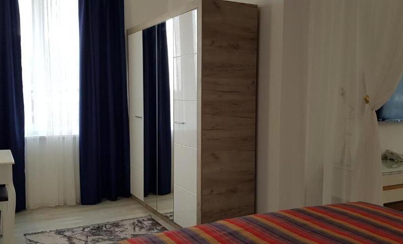 스탠다드 스튜디오, Aparthotel Olympus Plaza