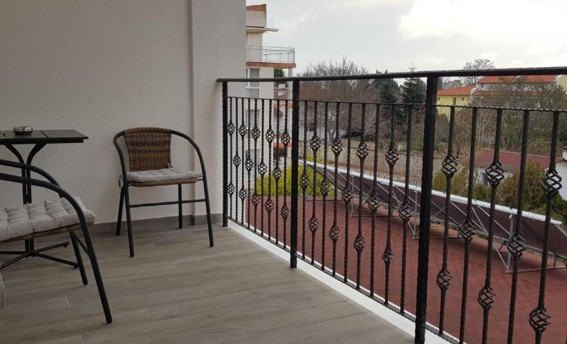 스탠다드 스튜디오, Aparthotel Olympus Plaza